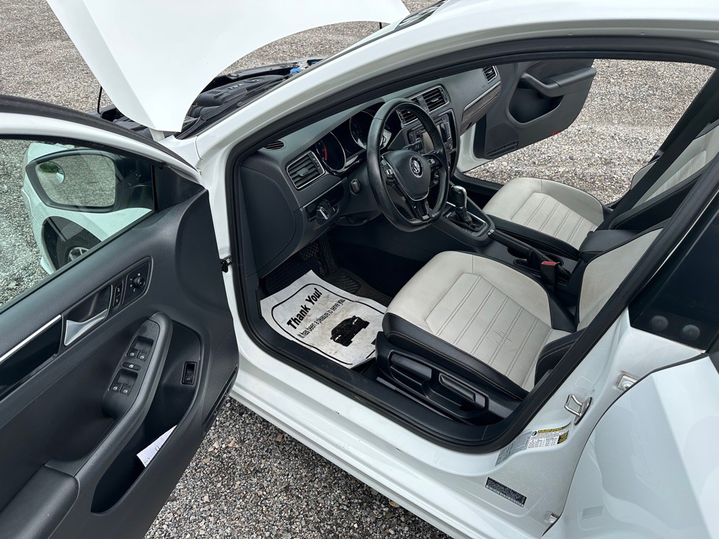 2015 Volkswagen Jetta Image 9