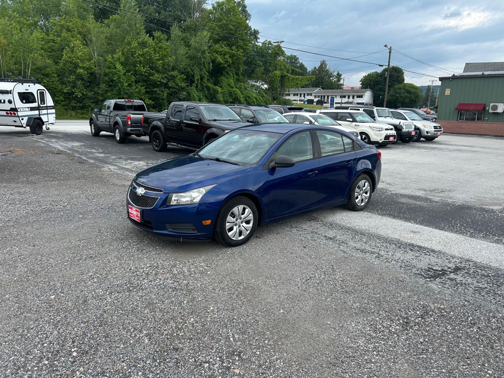 2013 Chevrolet Cruze Image 1