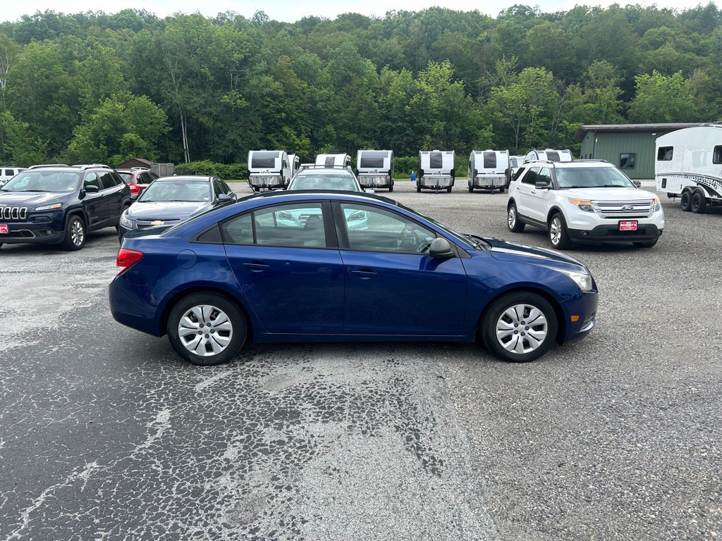 2013 Chevrolet Cruze Image 4