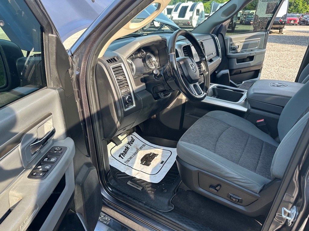 2017 RAM 1500 Image 9