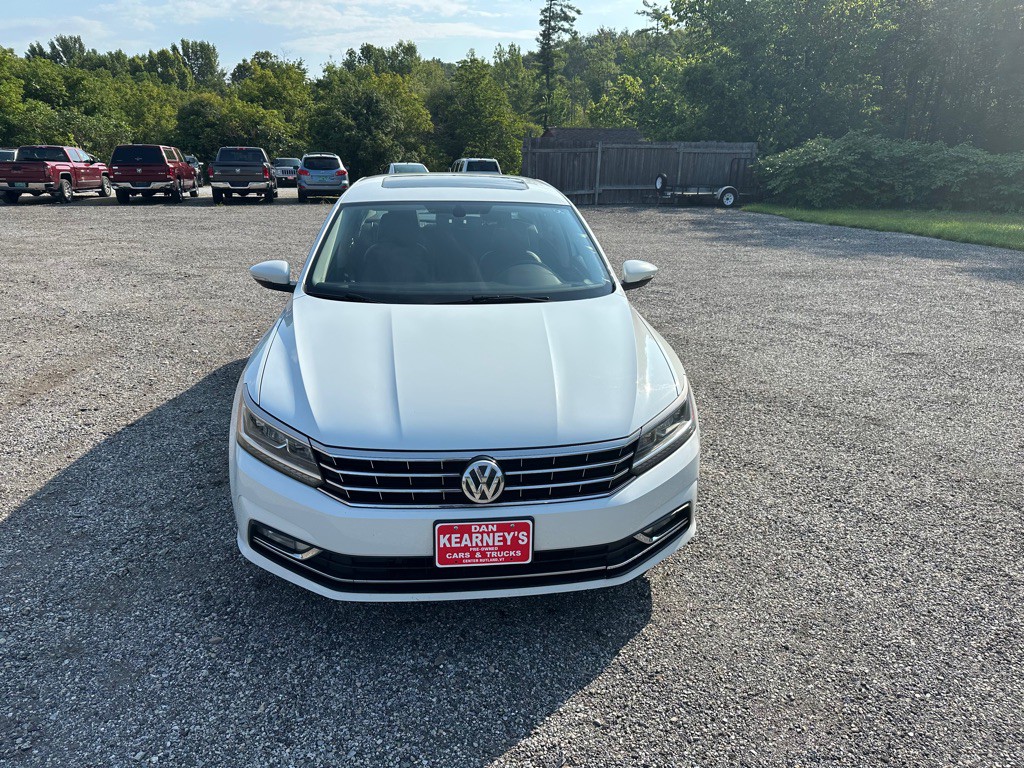 2016 Volkswagen Passat Image 8