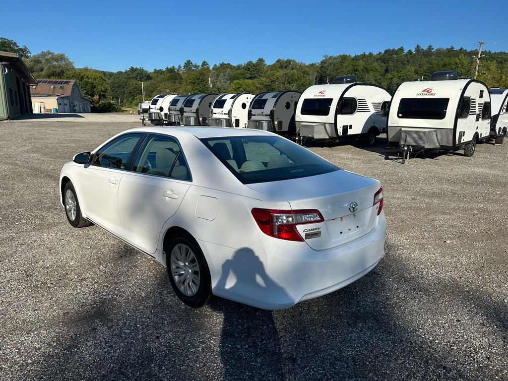 2014 Toyota Camry Image 3