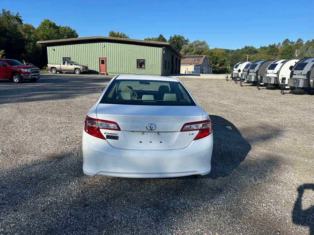 2014 Toyota Camry Image 4