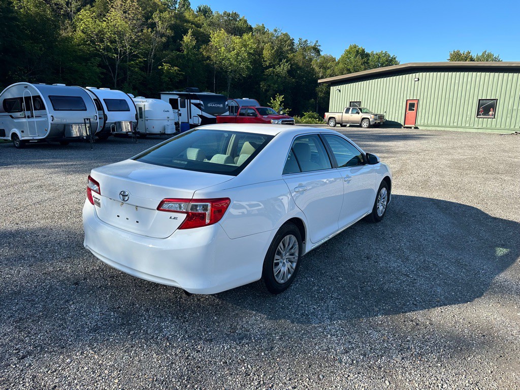 2014 Toyota Camry Image 5