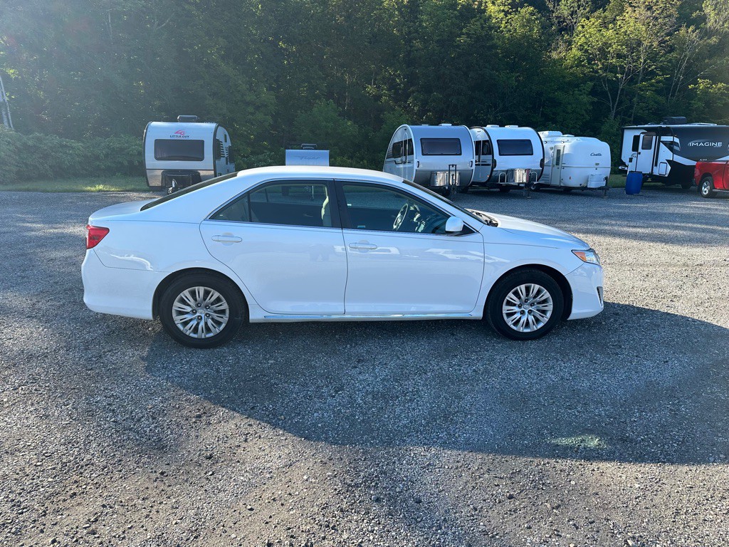 2014 Toyota Camry Image 6