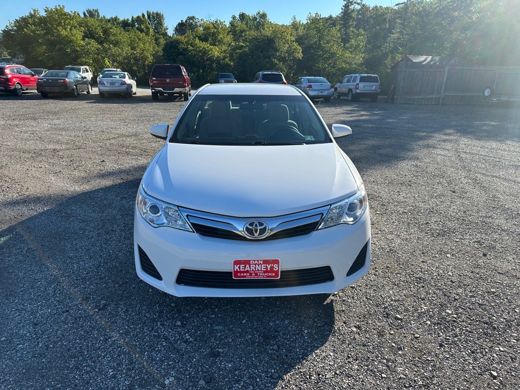 2014 Toyota Camry Image 8