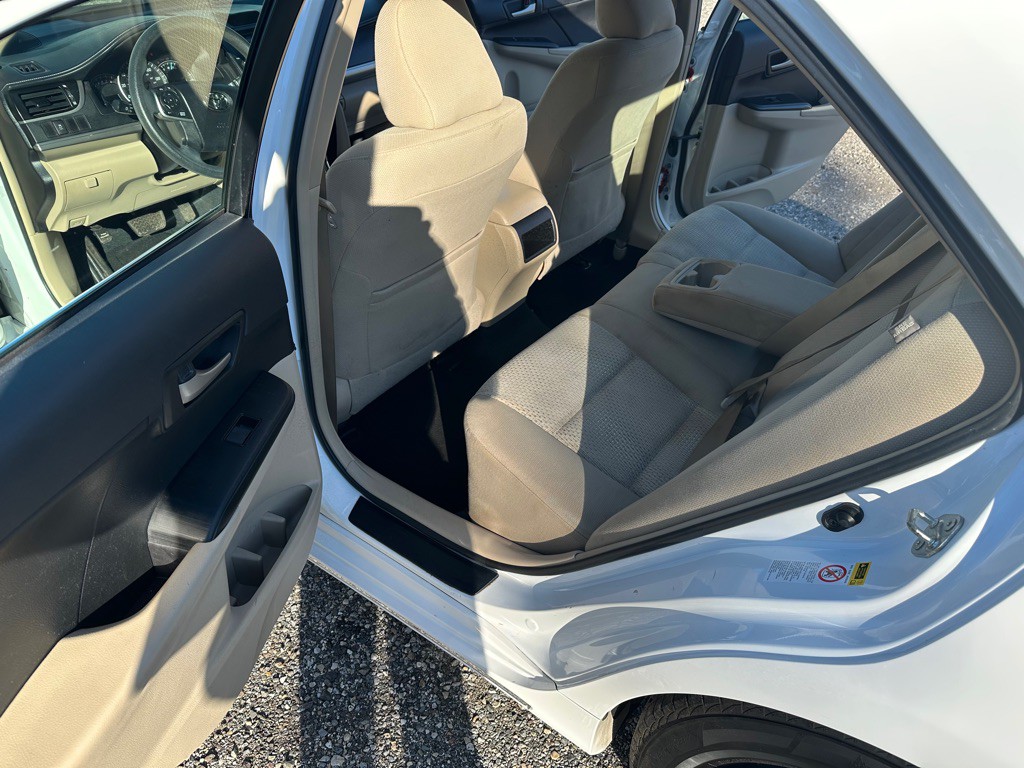 2014 Toyota Camry Image 10