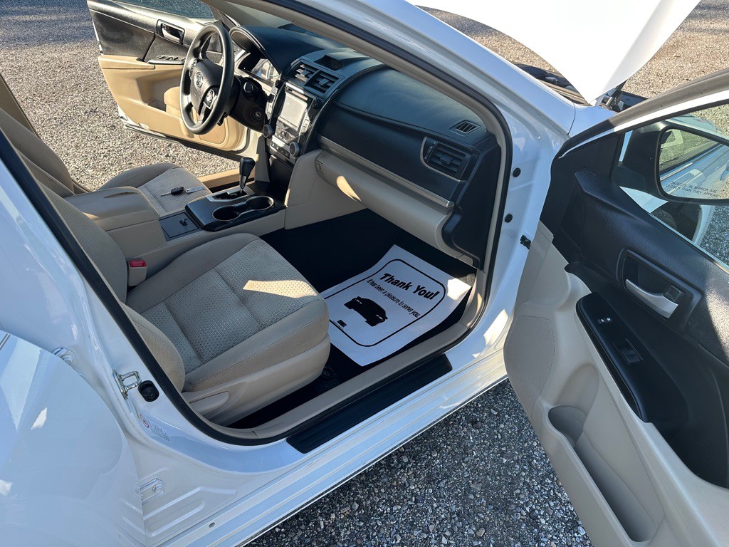 2014 Toyota Camry Image 13