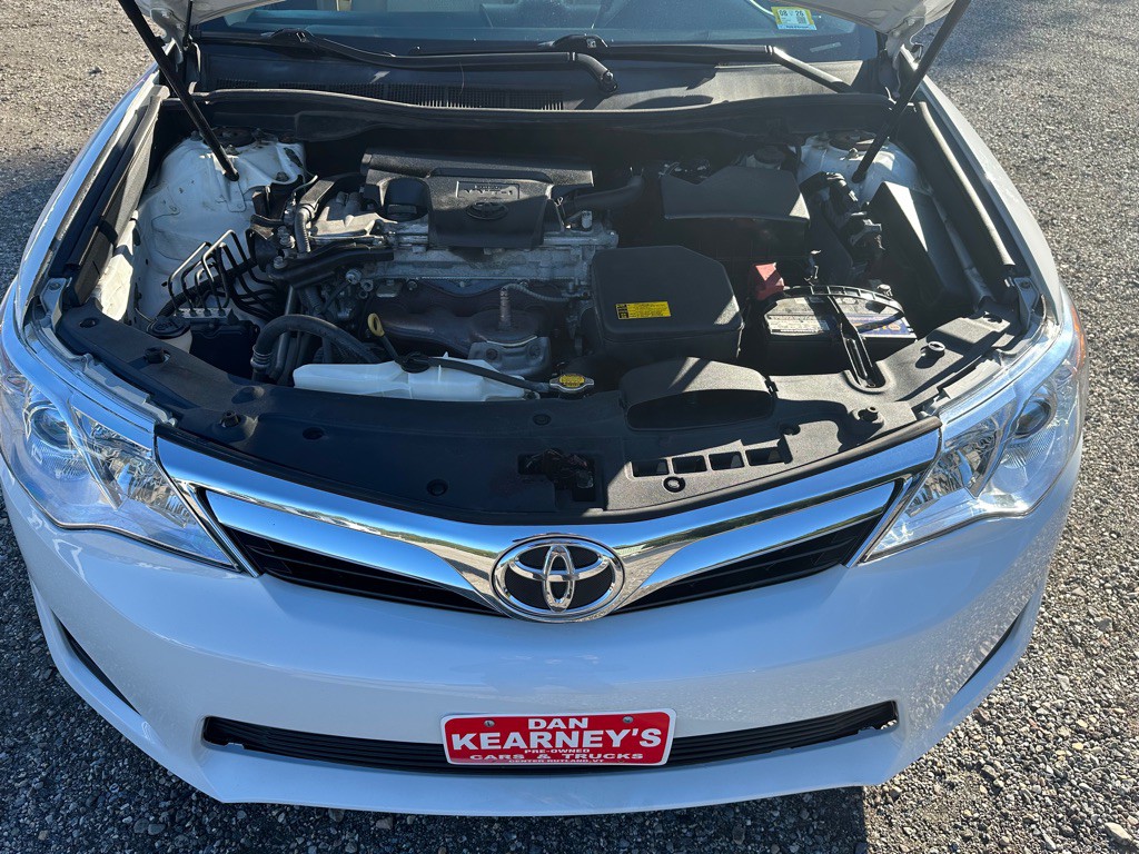 2014 Toyota Camry Image 14