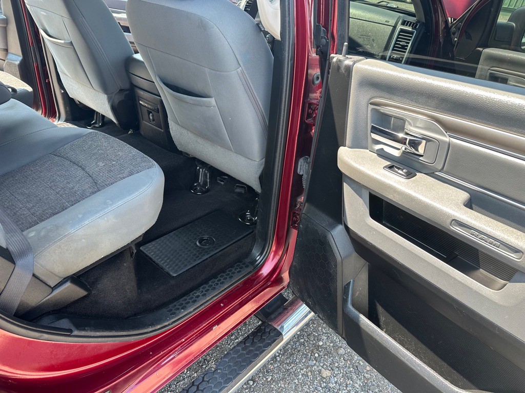 2017 RAM 1500 Image 12