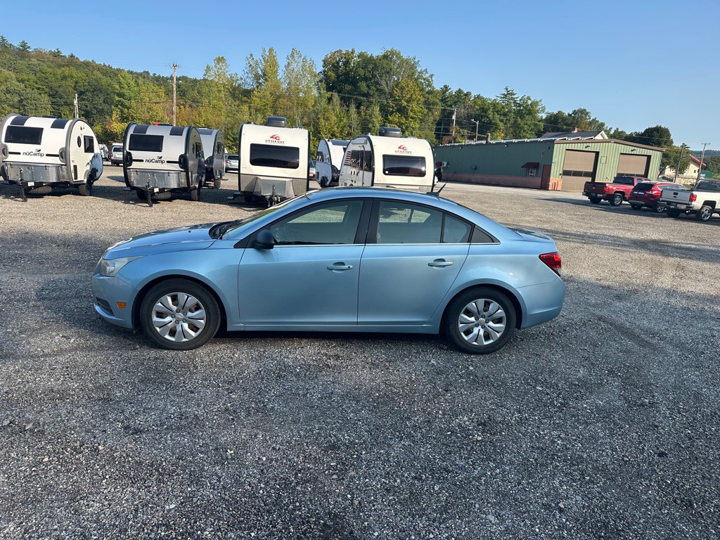 2012 Chevrolet Cruze Image 2