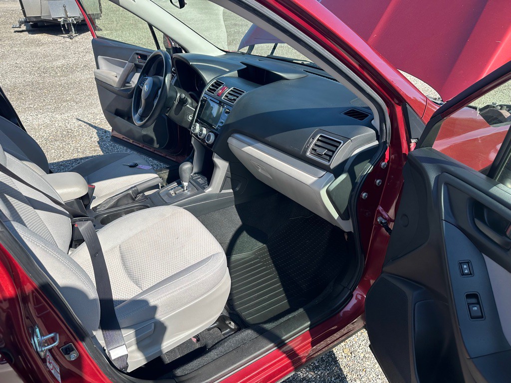 2016 Subaru Forester Image 13