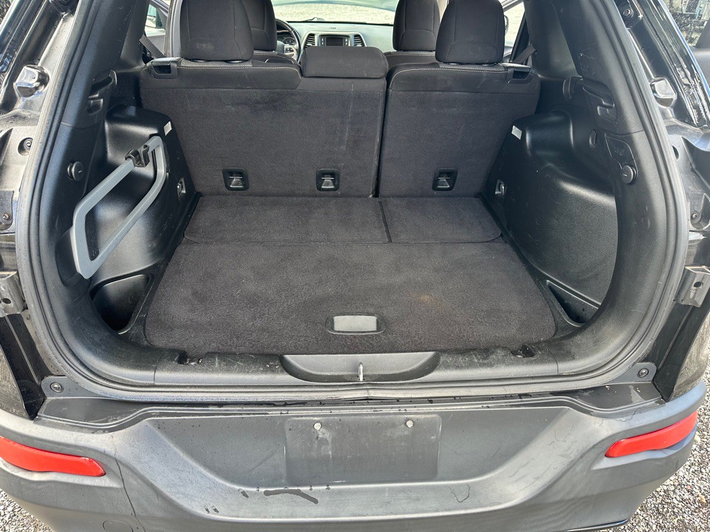 2017 Jeep Cherokee Image 11