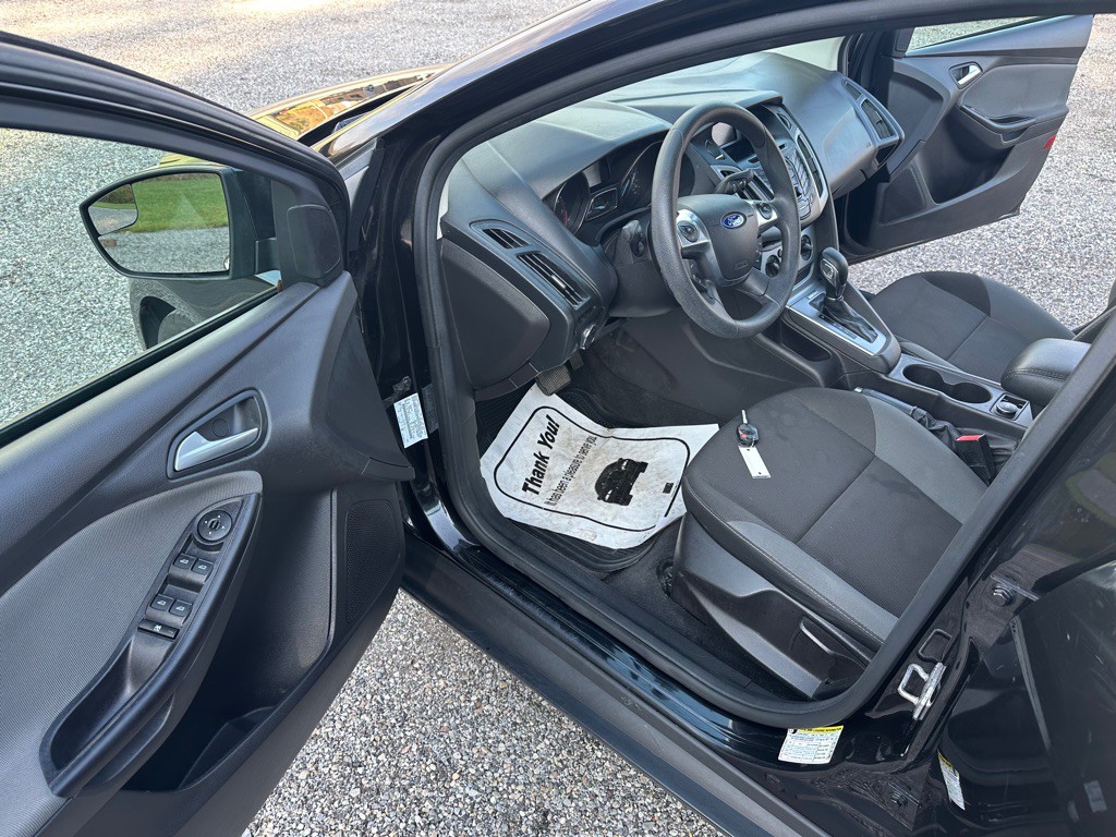 2012 Ford Focus Image 9
