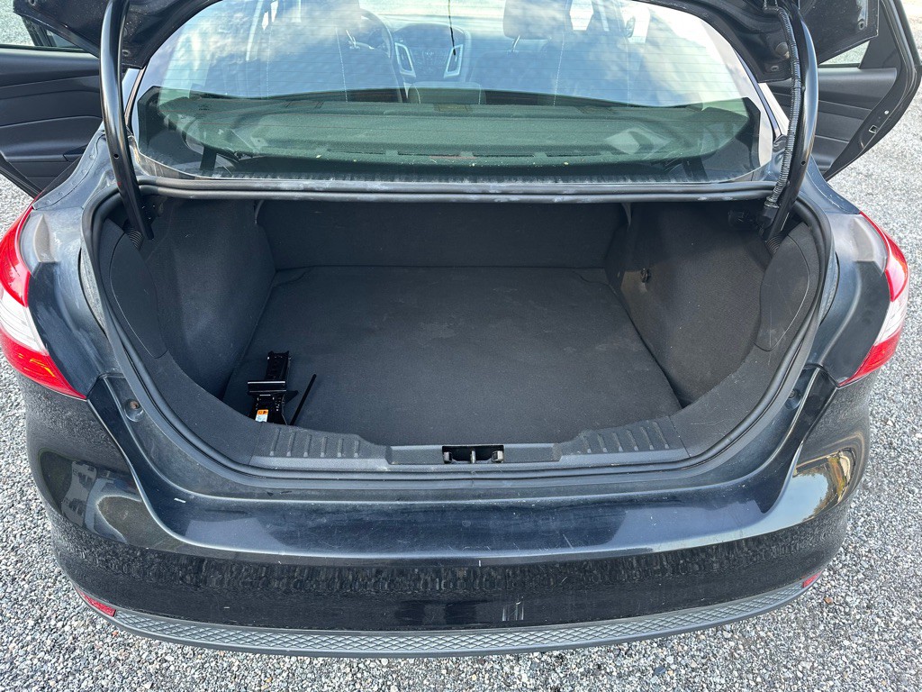 2012 Ford Focus Image 11