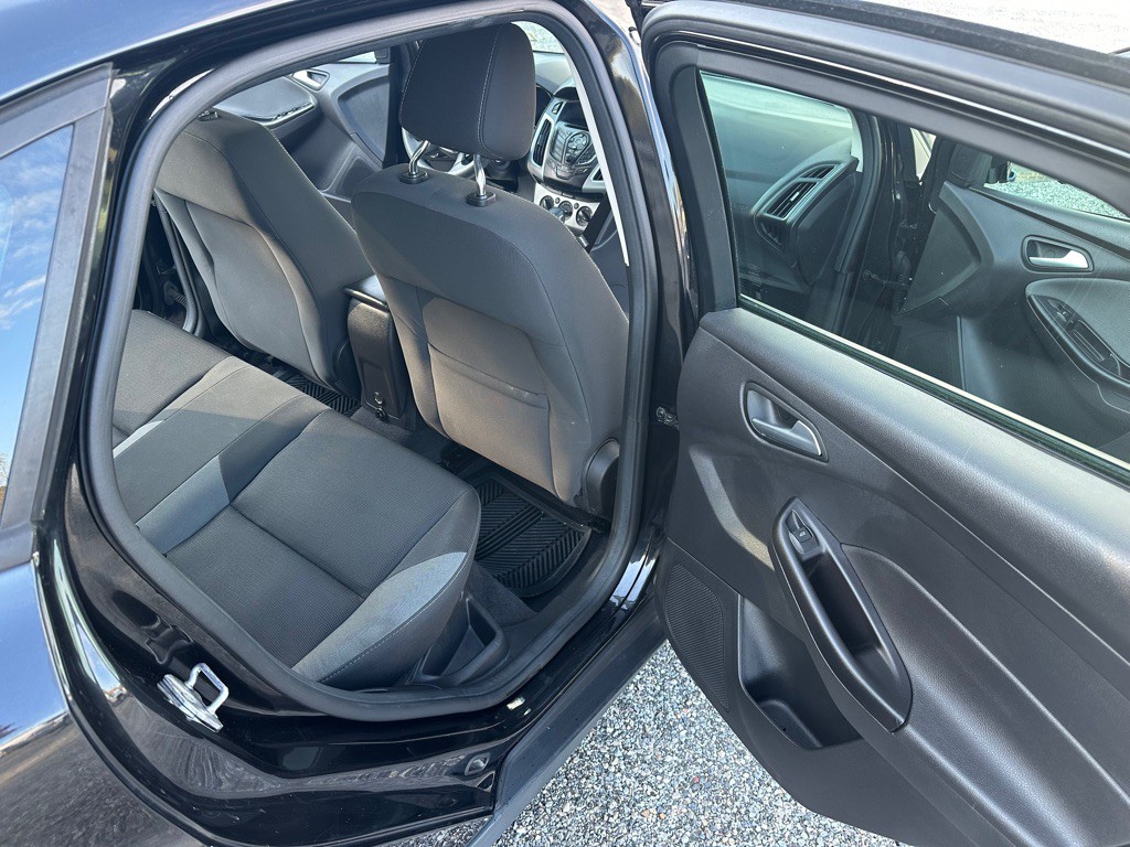 2012 Ford Focus Image 12