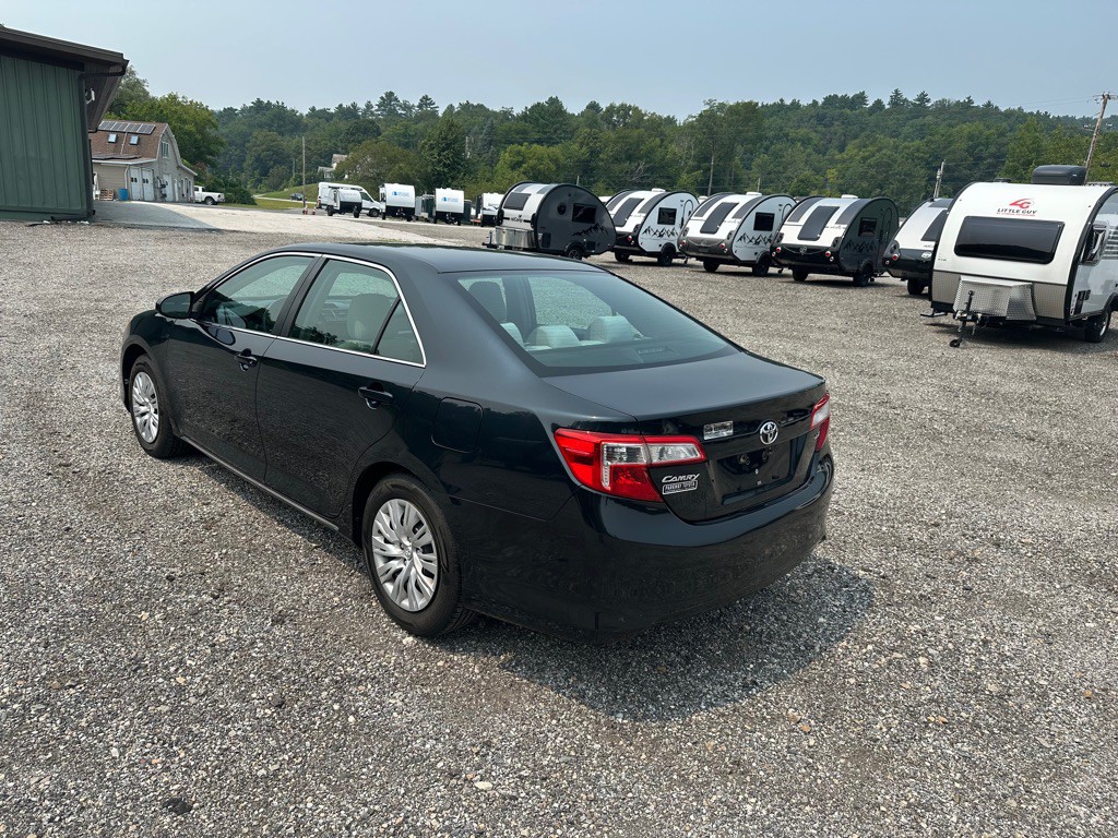 2012 Toyota Camry Image 3