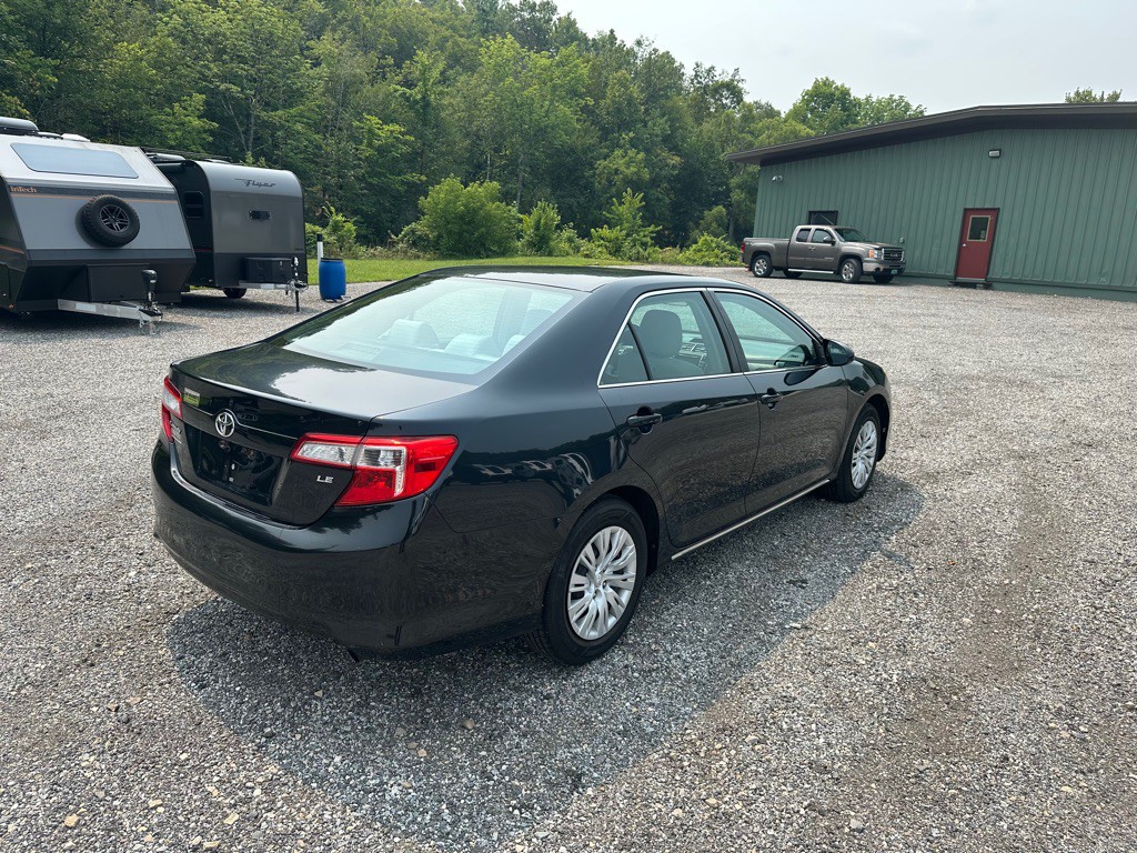 2012 Toyota Camry Image 5