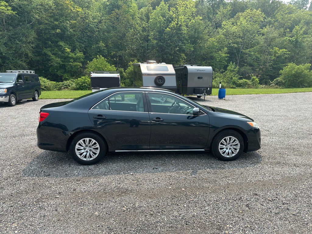 2012 Toyota Camry Image 6
