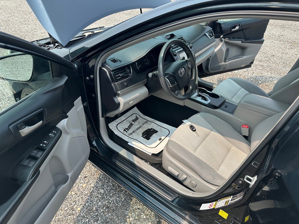2012 Toyota Camry Image 9