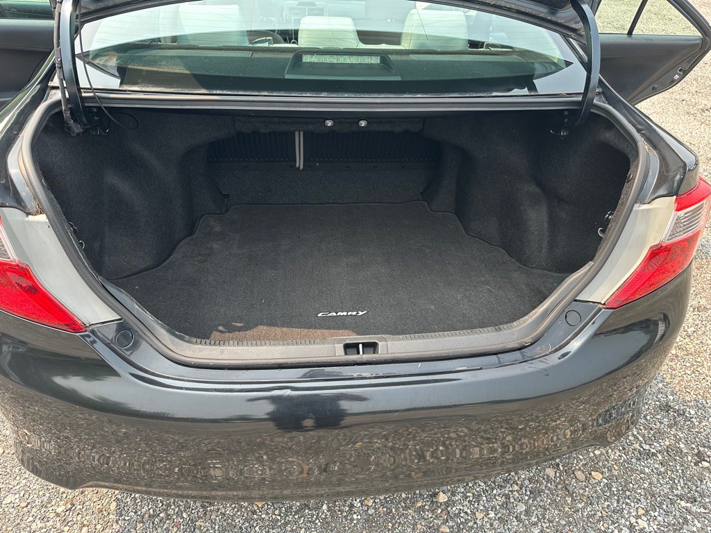 2012 Toyota Camry Image 11