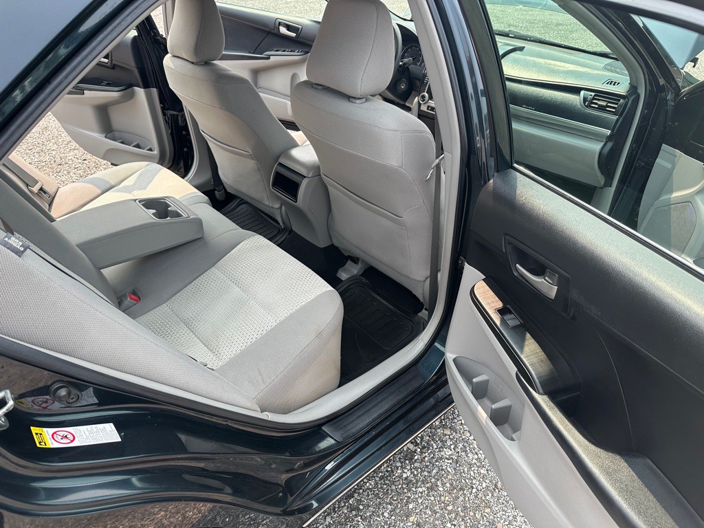 2012 Toyota Camry Image 12