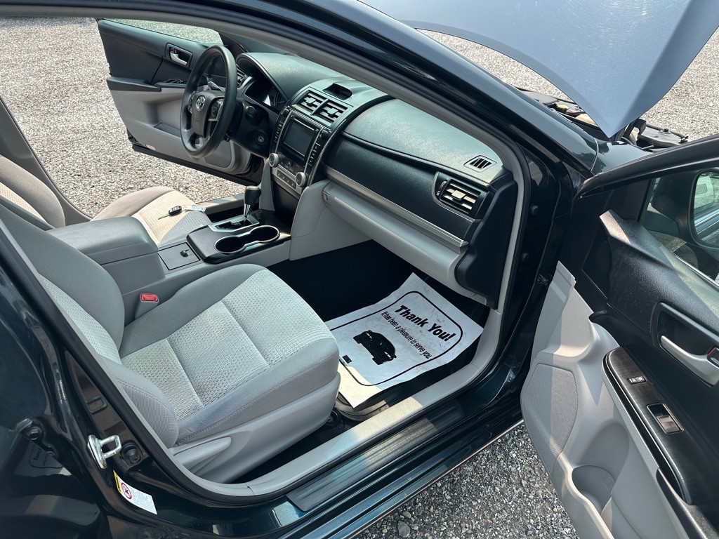 2012 Toyota Camry Image 13
