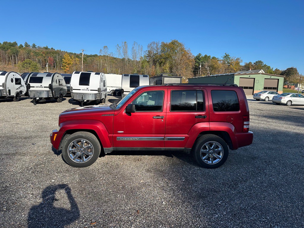 2012 Jeep Liberty Image 2