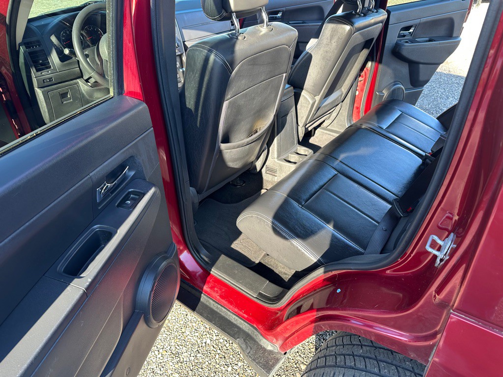 2012 Jeep Liberty Image 10