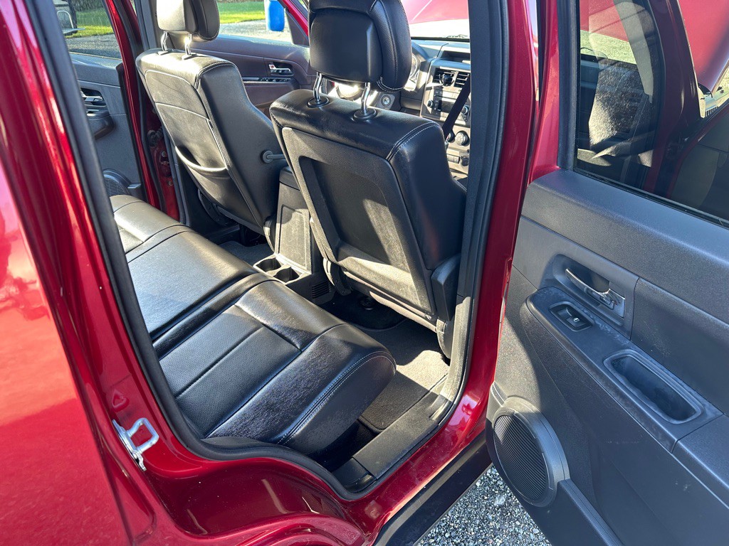 2012 Jeep Liberty Image 12