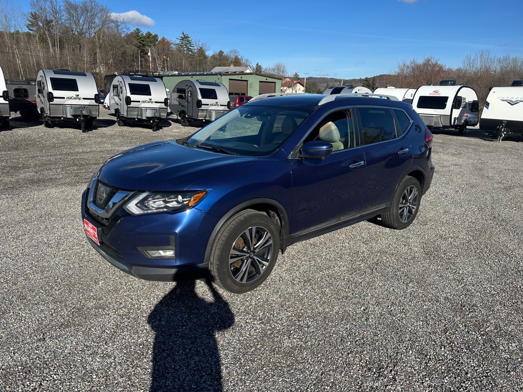 2017 Nissan Rogue Image 1