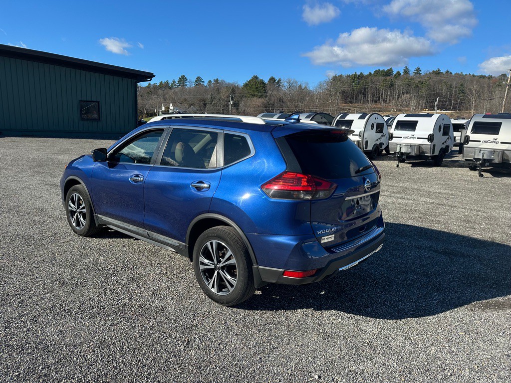 2017 Nissan Rogue Image 3