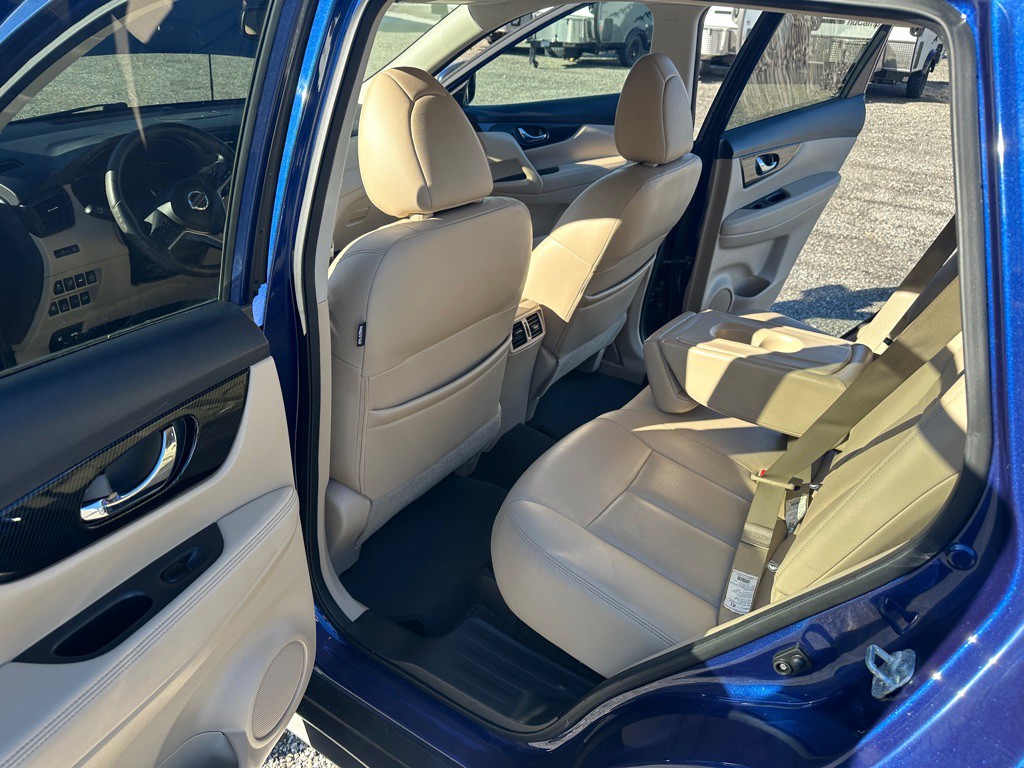 2017 Nissan Rogue Image 10