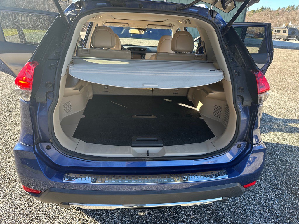 2017 Nissan Rogue Image 11