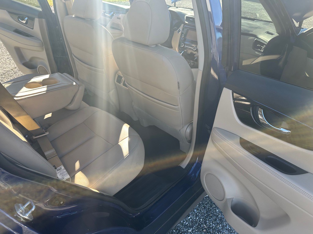 2017 Nissan Rogue Image 12