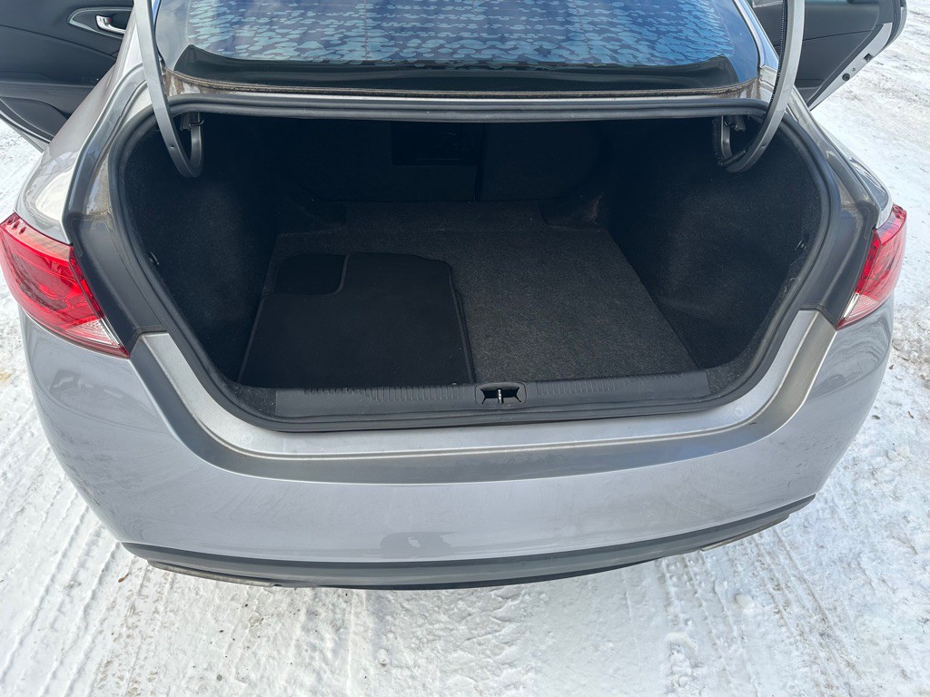 2016 Chrysler 200 Image 11