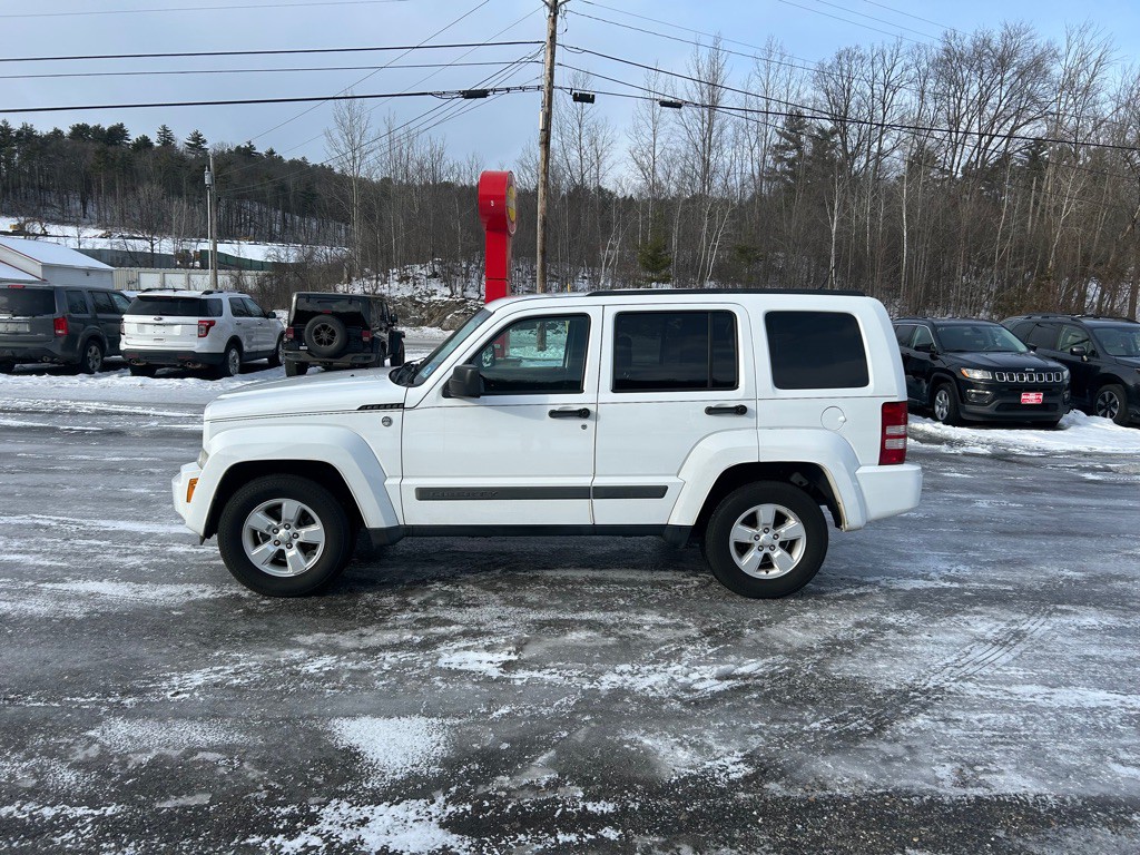 2012 Jeep Liberty Image 2