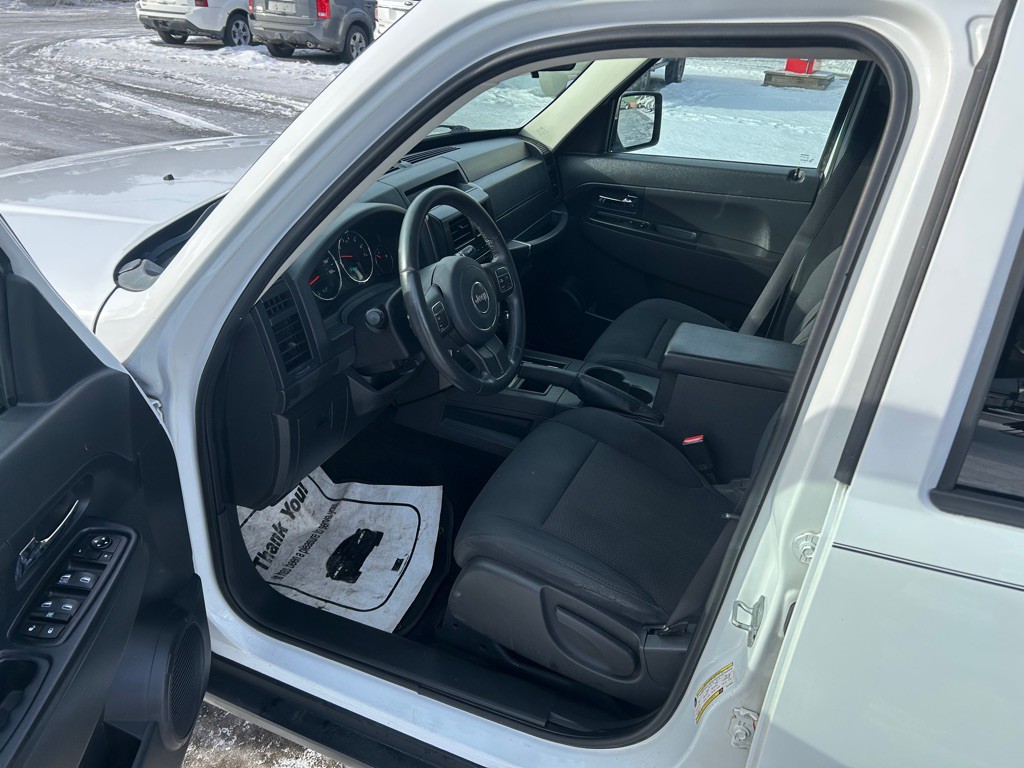 2012 Jeep Liberty Image 7