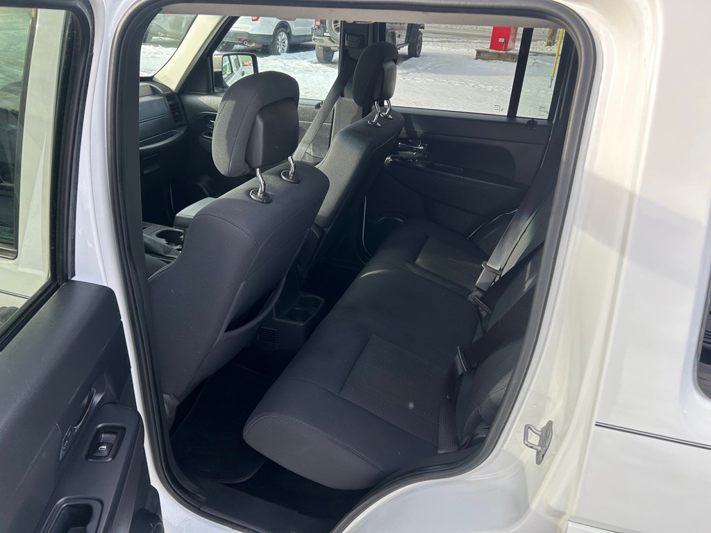 2012 Jeep Liberty Image 8