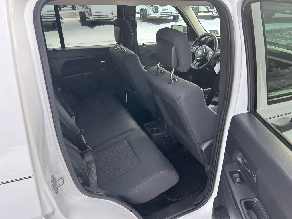 2012 Jeep Liberty Image 10