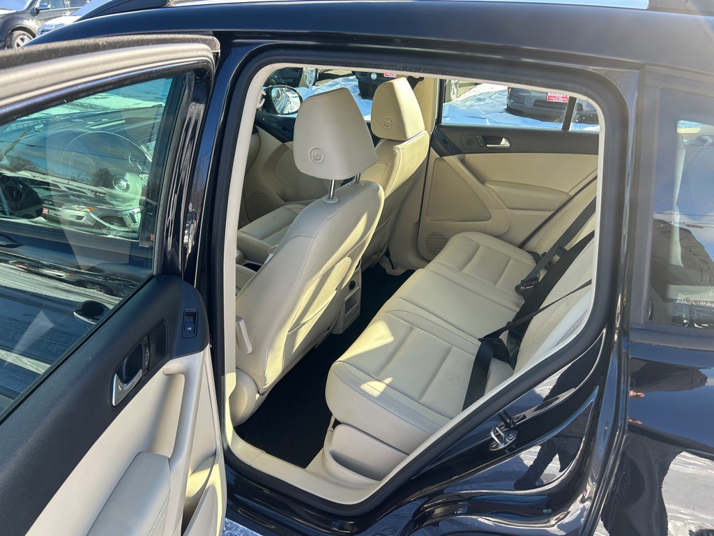 2017 Volkswagen Tiguan Image 8