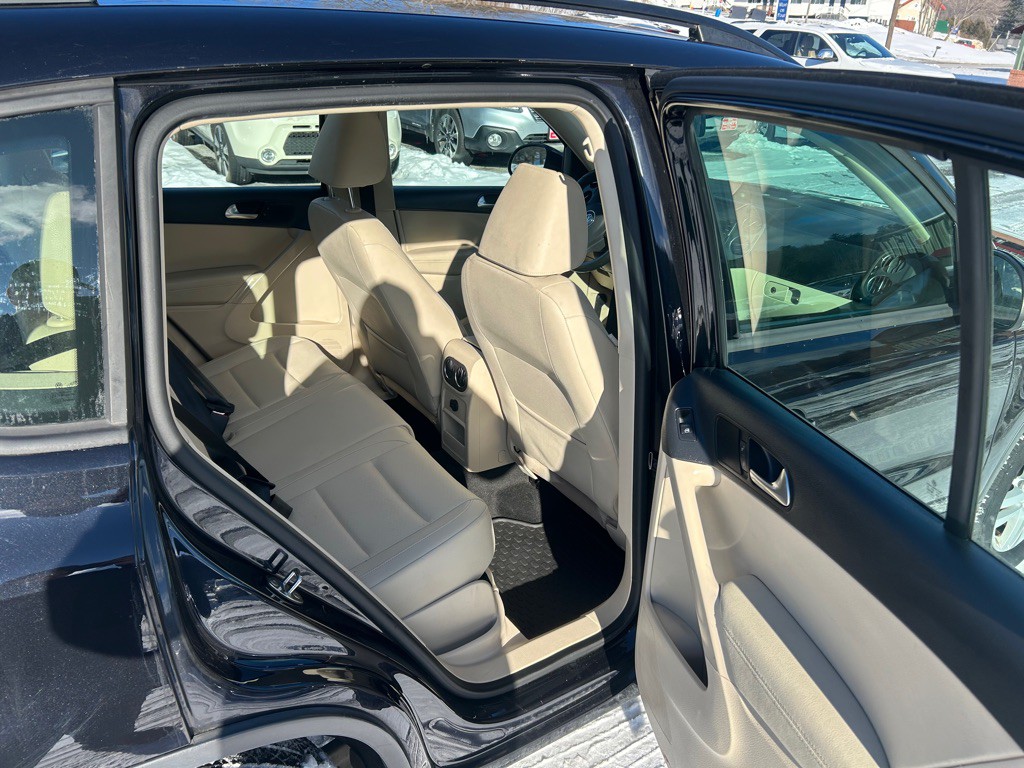 2017 Volkswagen Tiguan Image 9