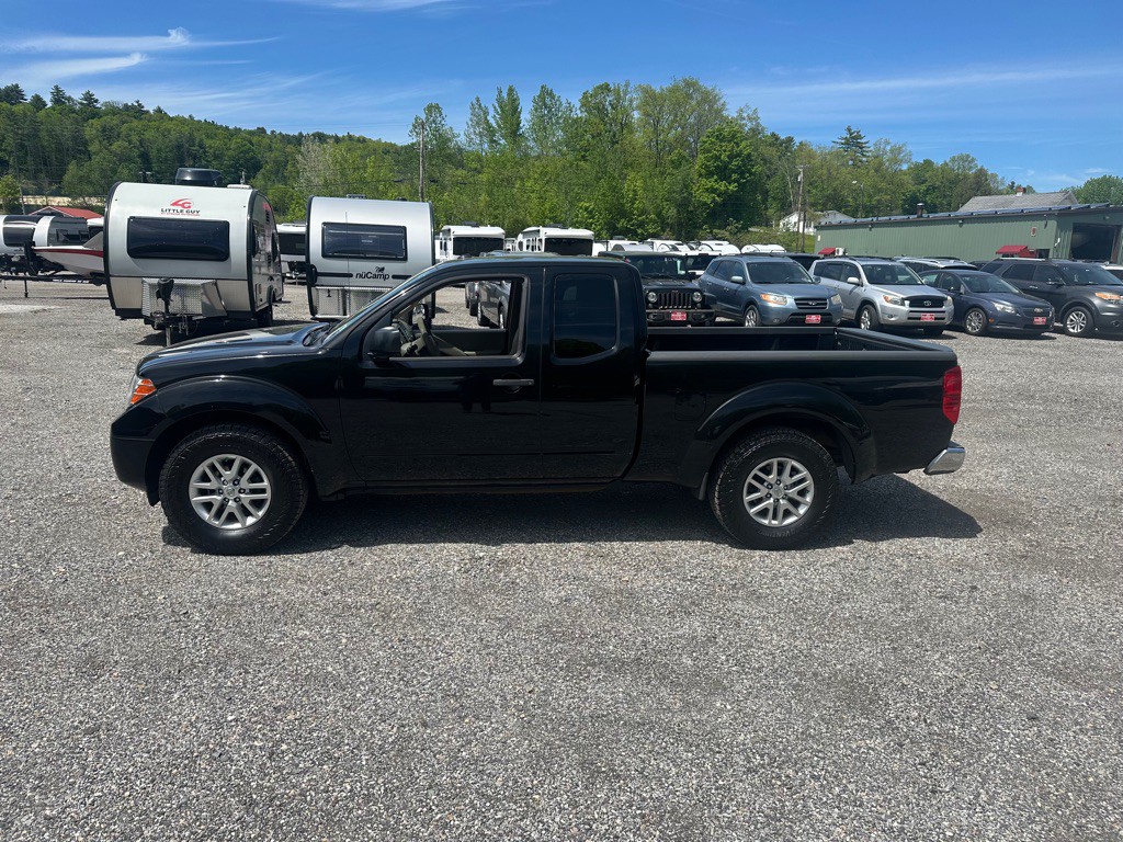 2014 Nissan Frontier Image 2