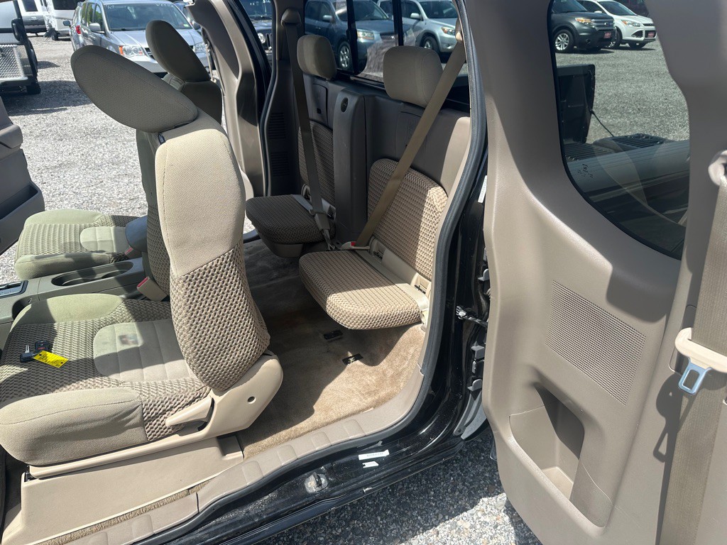 2014 Nissan Frontier Image 10