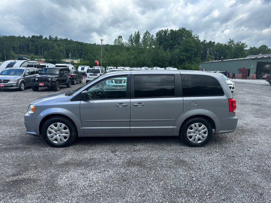 2017 Dodge Grand Caravan Image 2