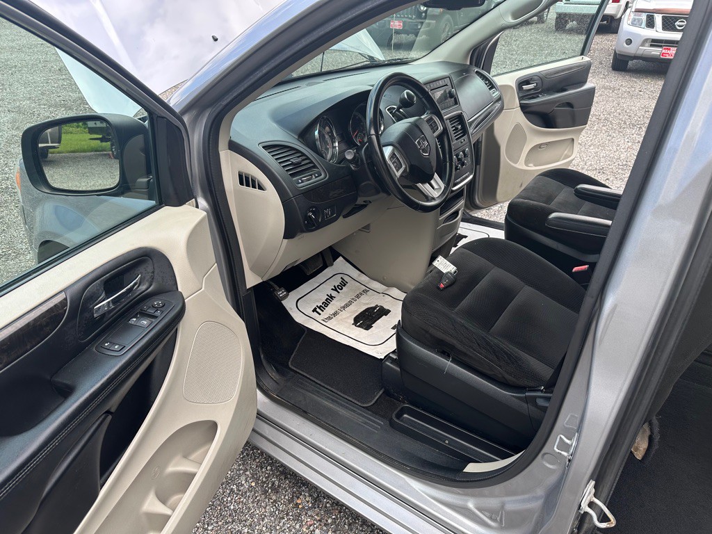 2017 Dodge Grand Caravan Image 9