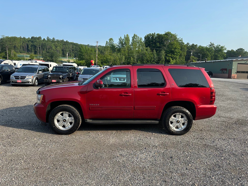 2012 Chevrolet Tahoe Image 2
