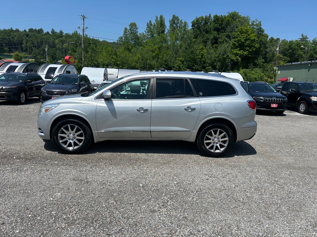 2017 Buick Enclave Image 2