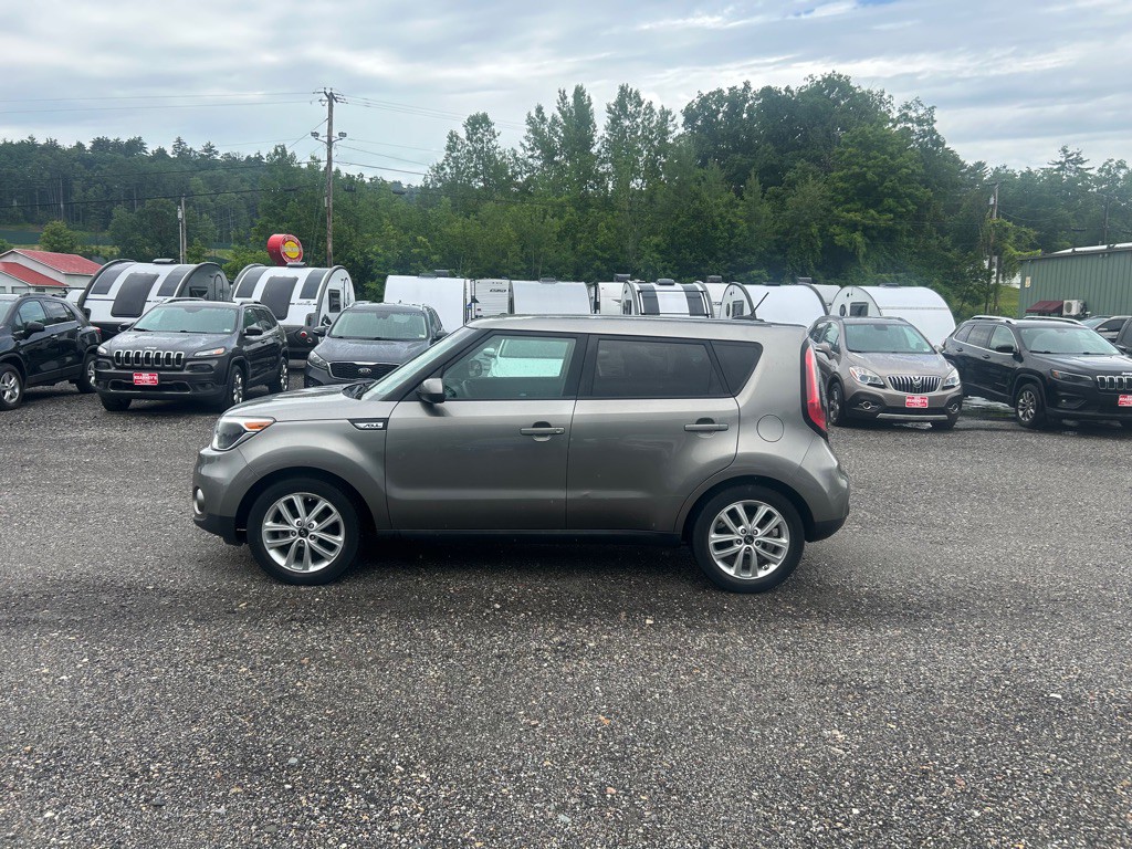 2018 Kia Soul Image 2