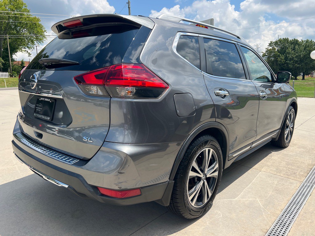 2017 Nissan Rogue Image 5